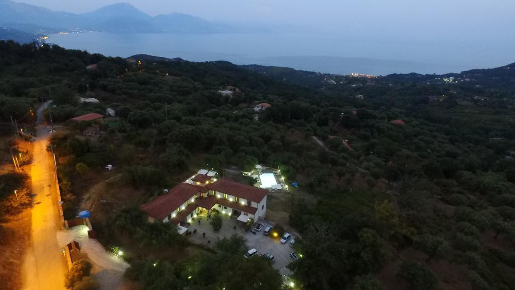 Tenuta Terre Di Bosco Oasi Di Relax Nel Cilento San Giovanni a Piro Dış mekan fotoğraf