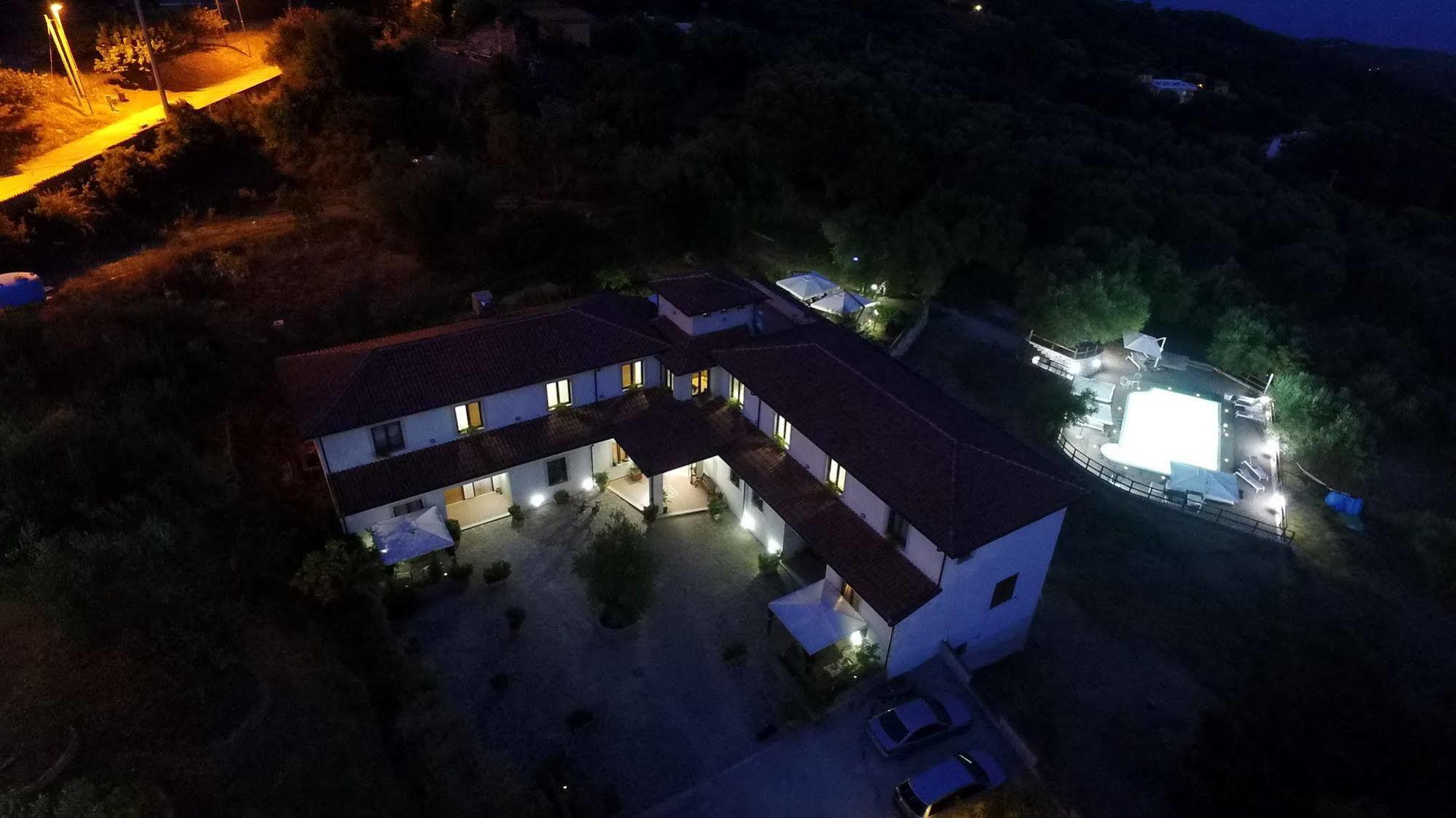 Tenuta Terre Di Bosco Oasi Di Relax Nel Cilento San Giovanni a Piro Dış mekan fotoğraf